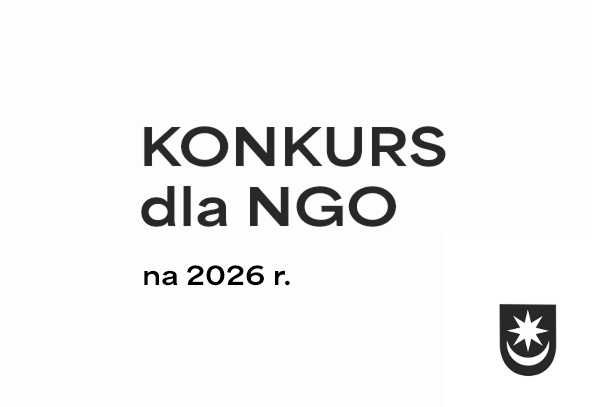 Białe tło z czarnym, dużym napisem informującym o konkursie dla organizacji pozarządowych i mniejszym napisem z rokiem 2026. W prawym dolnym rogu czarna tarcza z białą ośmioramienną gwiazdą.