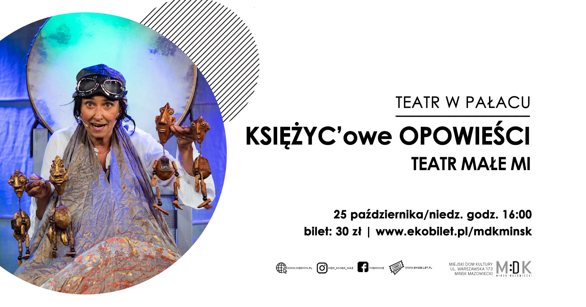 Kliknięcie powiększy obraz. Kobieta w goglach pilota i jasnym szalu stoi na scenie i trzyma kilka drewnianych marionetek o wydłużonych twarzach. Za nią duży okrągły bęben podświetlony na niebiesko i zielono. Fotografia znajduje się w półkolistym kadrowaniu po lewej stronie. Po prawej duża biała przestrzeń z czarną, pogrubioną typografią plakatu.