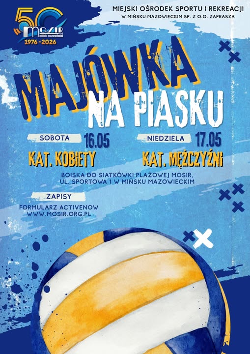 Kliknięcie powiększy obraz. Plakat w dominujących odcieniach niebieskiego z dużą żółto-białą piłką do siatkówki u dołu. Duży, nachylony, żółto-biały nagłówek na środku. W lewym górnym rogu kolorowe logo jubileuszowe. Tło z pociągnięciami farby i graficznymi krzyżykami. Dwa pola informacyjne wskazujące podział na dwie kategorie po obu stronach.