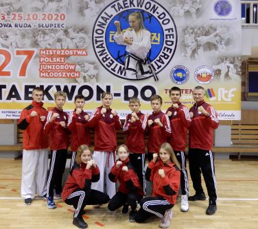 Zdjęcie grupowe reprezentacji MKS Taekwon-do na Misrzostwach Polski