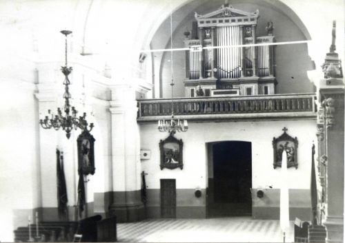 Wnętrze Kościoła NNMP. Lata 60. te widok na organy - zdj. kronika parafialna