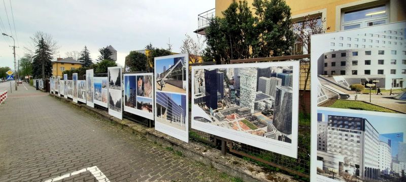 Zapraszamy na plenerową wystawę fotografii, na której prezentujemy zdjęcia architektury i dzieł sztuki podparyskiej...