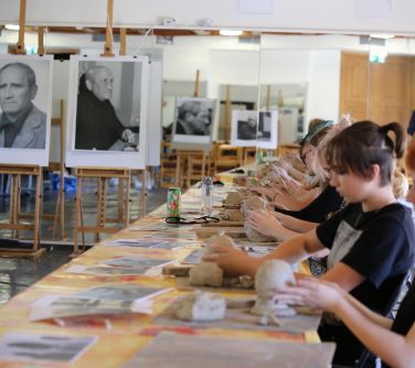 Dwudniowe warsztaty rzeźbiarskie dla młodzieży z Fundacją Atelier