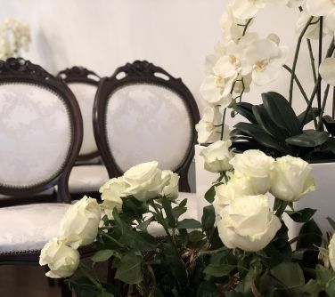 Kwiaty w sali ślubów
