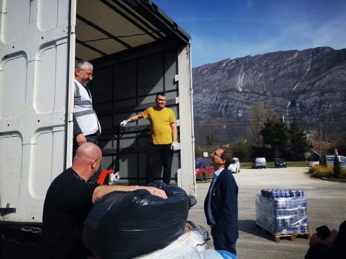 Organizowanie pomocy dla uchodźców w Saint Egreve