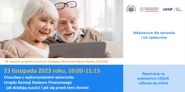 po lewej stronie para uśmiechniętych seniorów siedzi na kanapie i patrzy w ekran tabletu, po prawej stronie loga i tytuł...