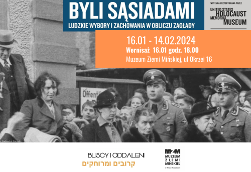 Czarno-białe zdjęcie żołnierzy i ludzi.
