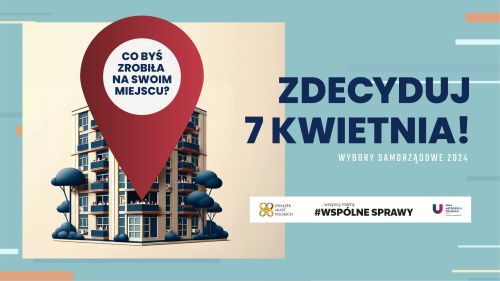 Po lewej duży czerwony znacznik na tle budynku mieszkalnego i granatowych drzew. Po prawej stronie tekst na błękitnym tle.
