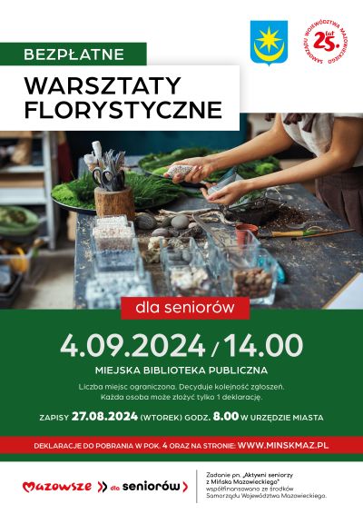 Na środku stół z naczyniami, są w nich kamienie. Obok przybory florystyczne. W dłoniach kobiety dwa kamienie. Tło...