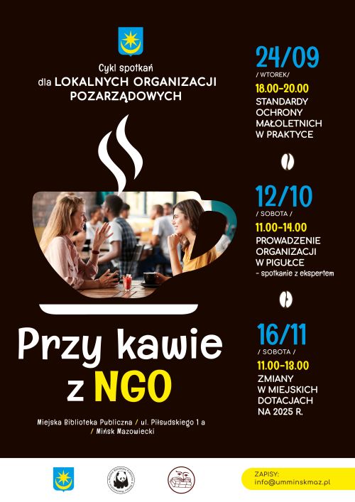 Na ciemno-brązowym tle informacje. Po środku zarys filiżanki z kawą i pary. W filiżance zdjęcie rozmawiających kobiet
