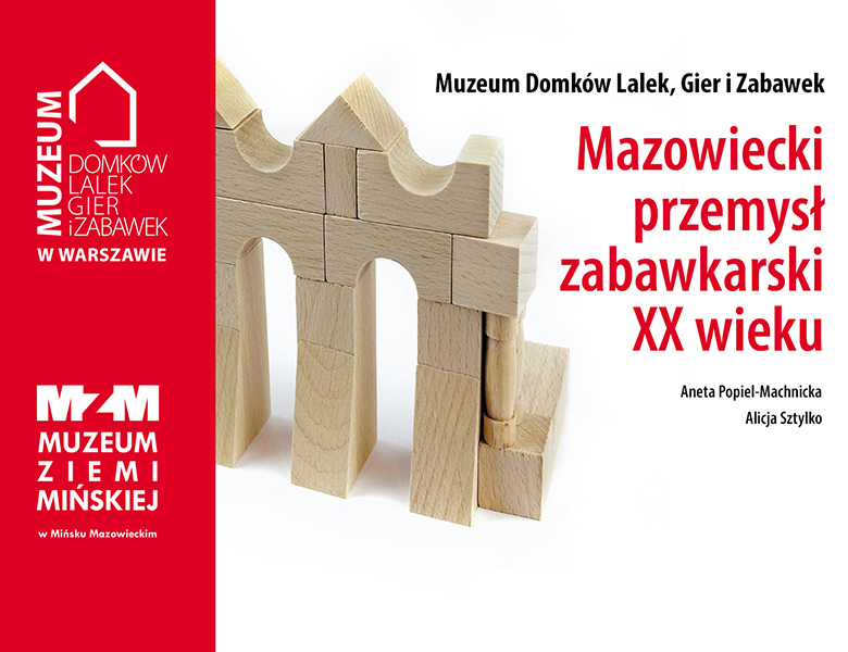 Budowla z drewnianych kloców na białym tle, z lewej strony logotypy na czerwonym tle