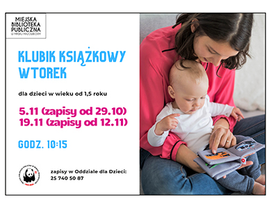 Po lewej na jasnym informacje. Po prawej kobieta w różowej bluzce czyta książkę małemu dziecku, siedzącemu na jej nogach