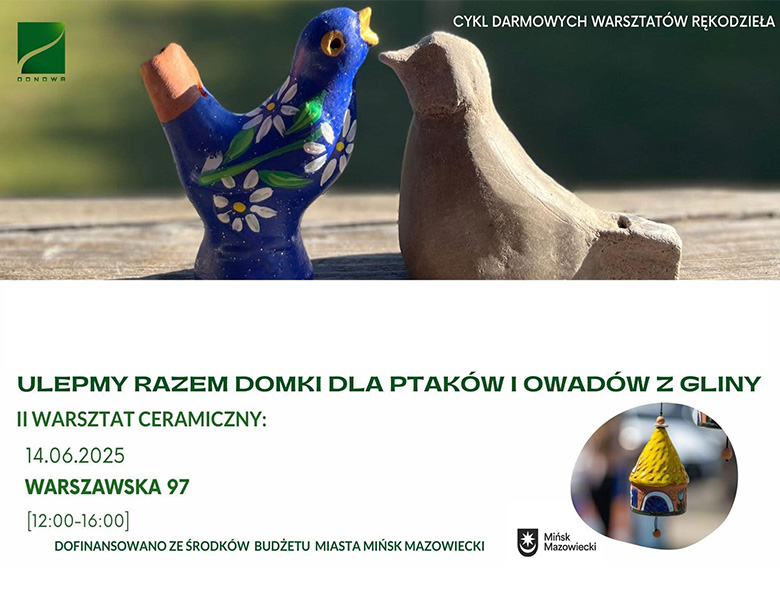 Dwa gliniane ptaki siedzą na desce. Poniżej, na białym tle napisy.