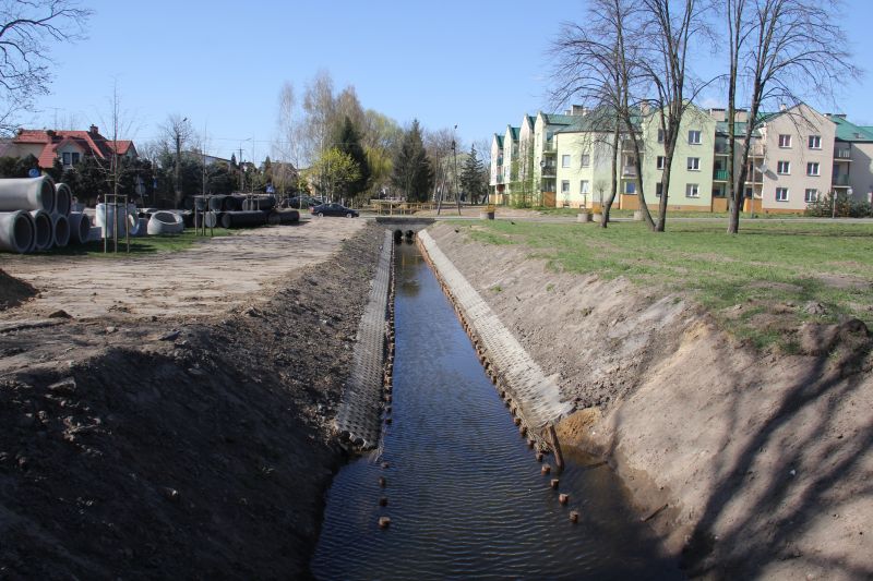 Postępuje przebudowa rowu i zbiorników retencyjnych